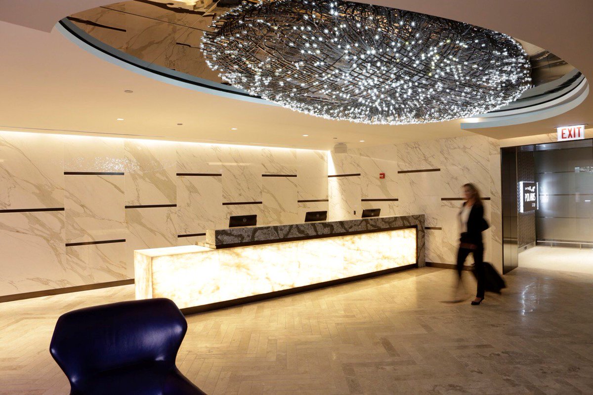 benmutzabaugh's tweet photo. . @united unveils the first of its new 'Polaris' business-class lounges, @hbaskas reports https://t.co/RLB1aTgyPi - https://t.co/7UhgNWbvMm