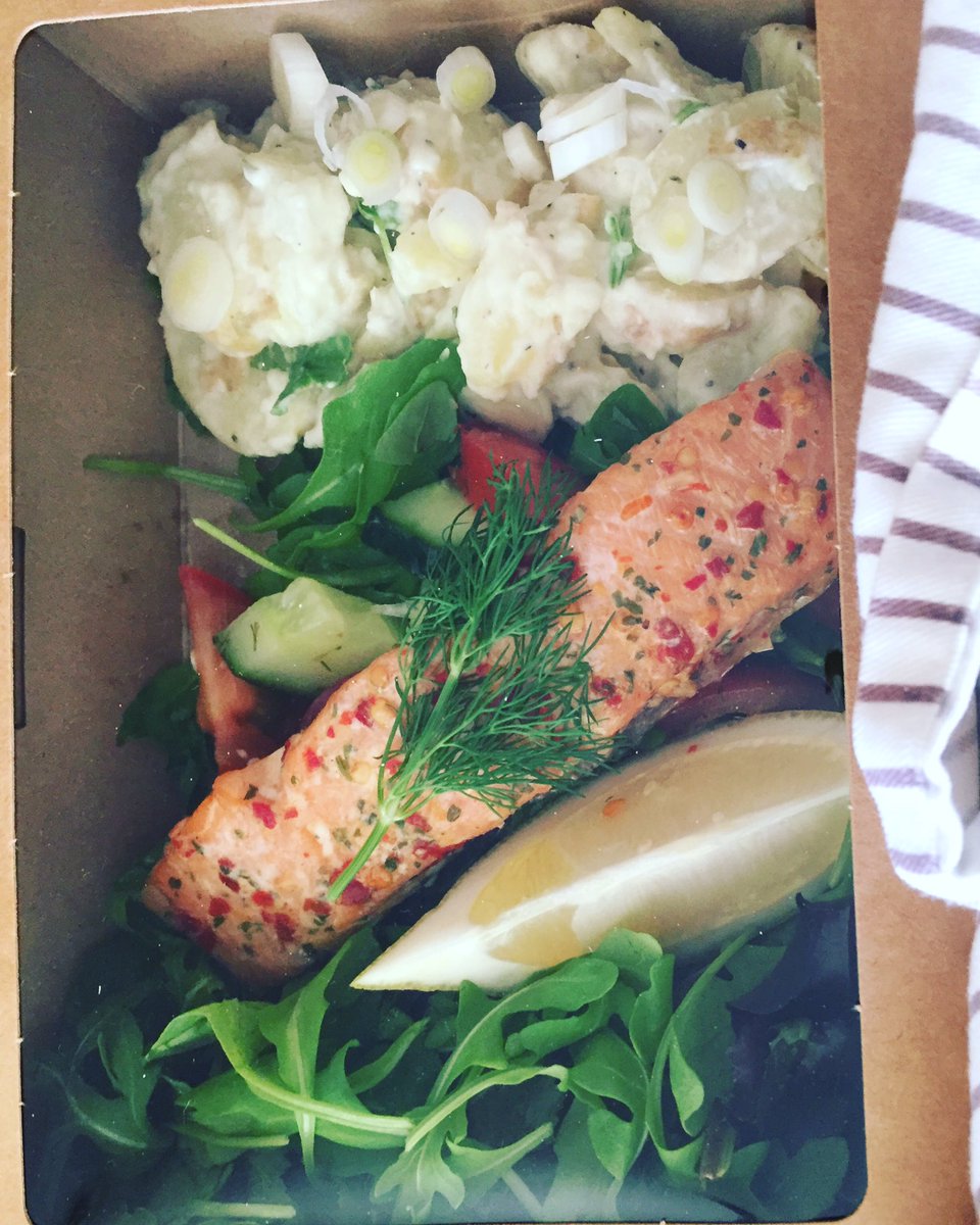 Fourandtwenty2's tweet photo. Biz lunch delivery #dorsetfood #purbeckcatering #fourandtwentydorset @Dorset_Hour https://t.co/ma5Tozzruz