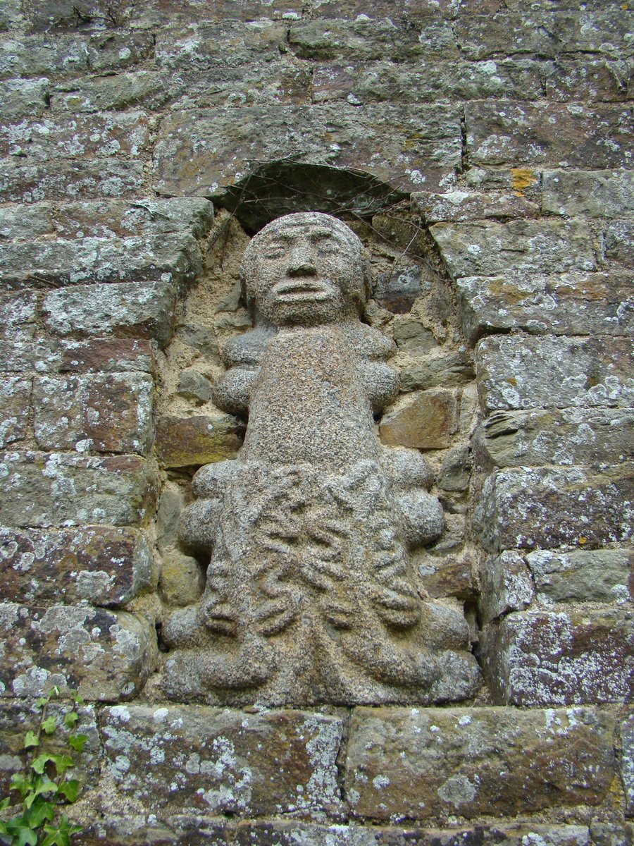 cotentinologue1's tweet photo. #Equilly F50320 #Cotentin 2 pinacles granite en niches faces rondes gros nez grande bouche et feuilles de chêne
https://t.co/q9HJLhlrv4 https://t.co/t21ApyRGRL