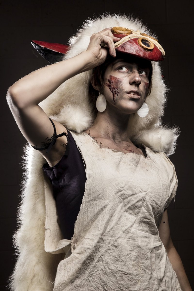 FlipCassidy's tweet photo. The magnificent @AngiViper as #PrincessMononoke, shot at Anime California 2016. https://t.co/rRE9JINgxq