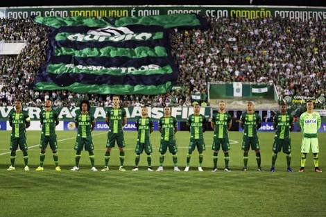 VivemosDFutebol's tweet photo. OFICIAL!!!
CHAPECOENSE CAMPEÃ DA SULAMERICANA 2016.
VAMO VAMO CHAPE!!! https://t.co/F8FyaWlgh8