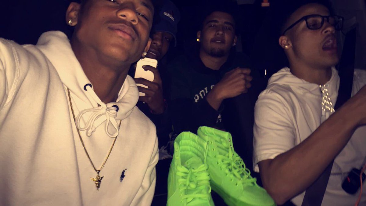 mario_brandon7's tweet photo. Coming to take yalls girls @dunccc3 @Corey_Stowe https://t.co/A7TJtC0hUn