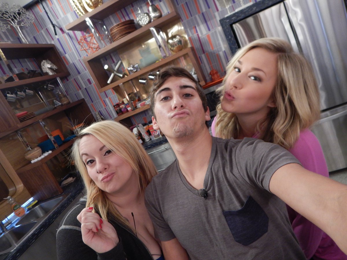 Which Houseguest will you choose to win #BBOTT? Don’t miss the season finale tonight at 8PM ET/ 5PM PT: bit.ly/2dfmMPL