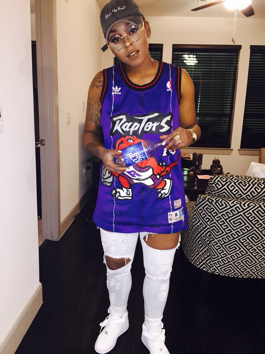 Thejellieffect_'s tweet photo. I'm just shitting on the old me, I'm just standing #TenToesDeep 👣 https://t.co/F15xrk159i
