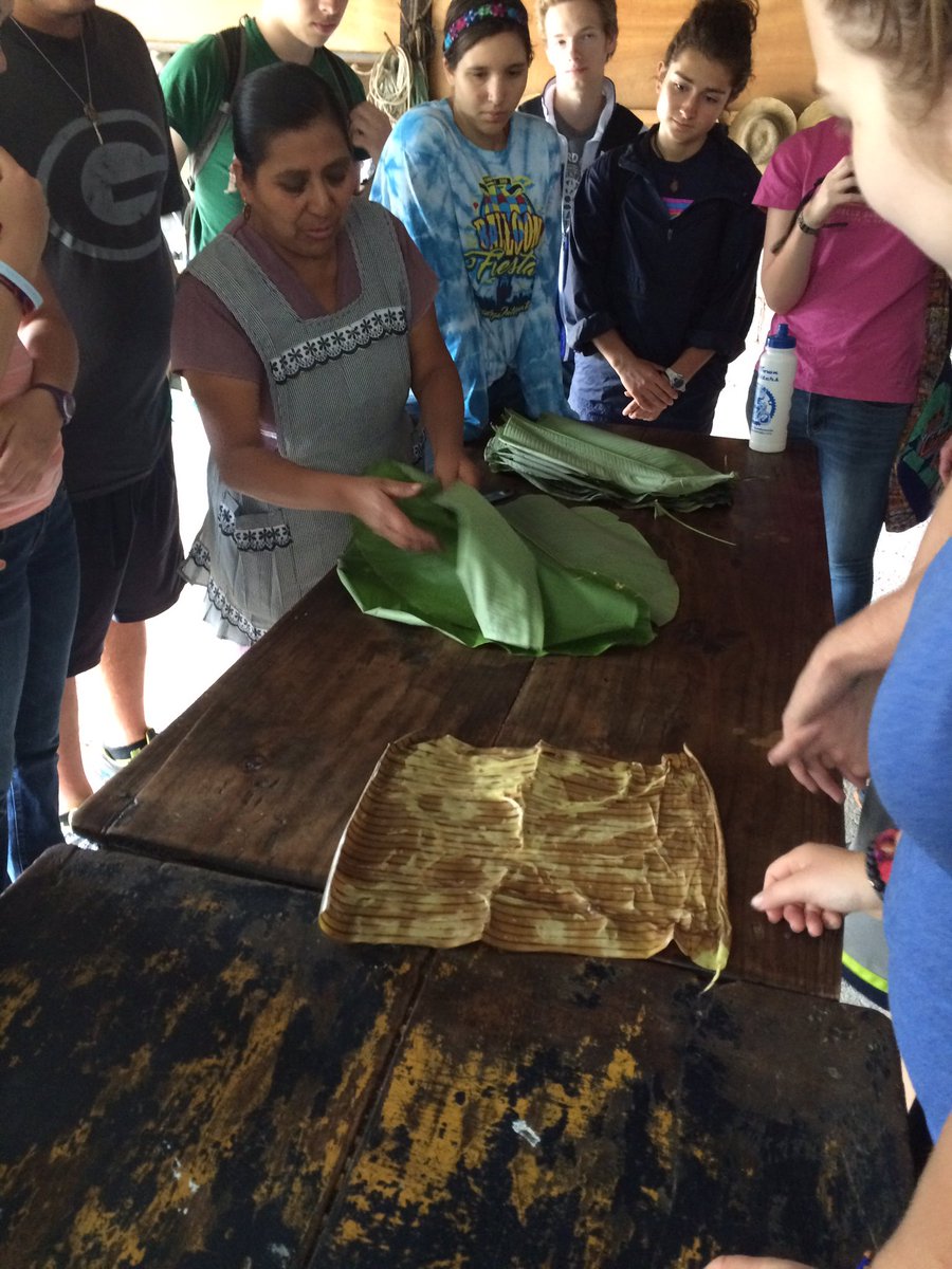 gapstory16's tweet photo. The Gapsters start their week by making traditional, authentic Guatemalan tamales! #snctincan 🇬🇹 https://t.co/2Mg6nPWV7A