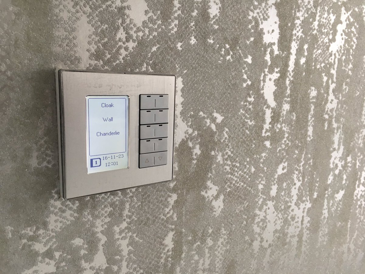 HDL_UK's tweet photo. The HDL DLP Panel, a perfect accompaniment to any interior #smarthomes https://t.co/3sdOYCl5kC