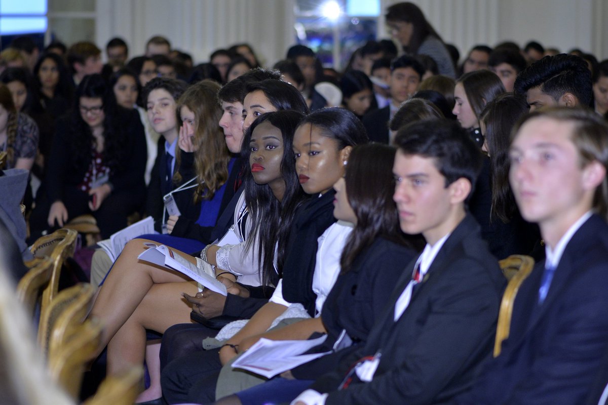 OEA_oficial's tweet photo. Estudiantes de colegios d la region participan en Modelo d Asamblea General OEA  #35MOAS un ejercicio de diplomacia, liderazgo y negociación https://t.co/mRfqSepaxk