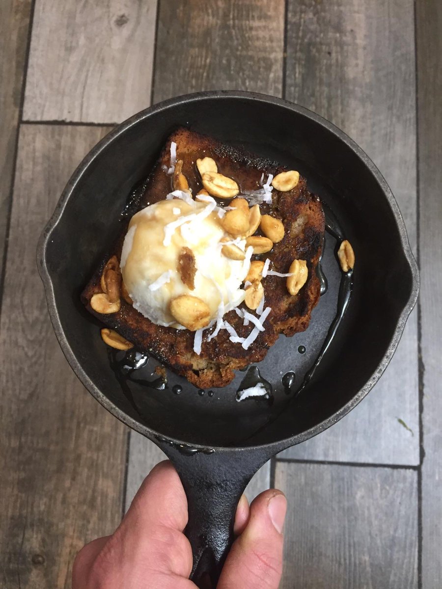 FernFlavors's tweet photo. Tonight's yummy dinner specials: Grilled Banana Bread w/ Coconut Caramel Sauce and Ice Cream &amp; Sesame Tofu w/ Grilled Asparagus and Cashews https://t.co/izK75asTRk
