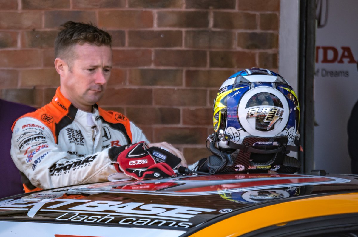 SteveHindle's tweet photo. #Advent for the #BTCC: #GordonShedden crowns another magnificent year by ending 2016 as he started; #Number1! https://t.co/664pfFGAHT