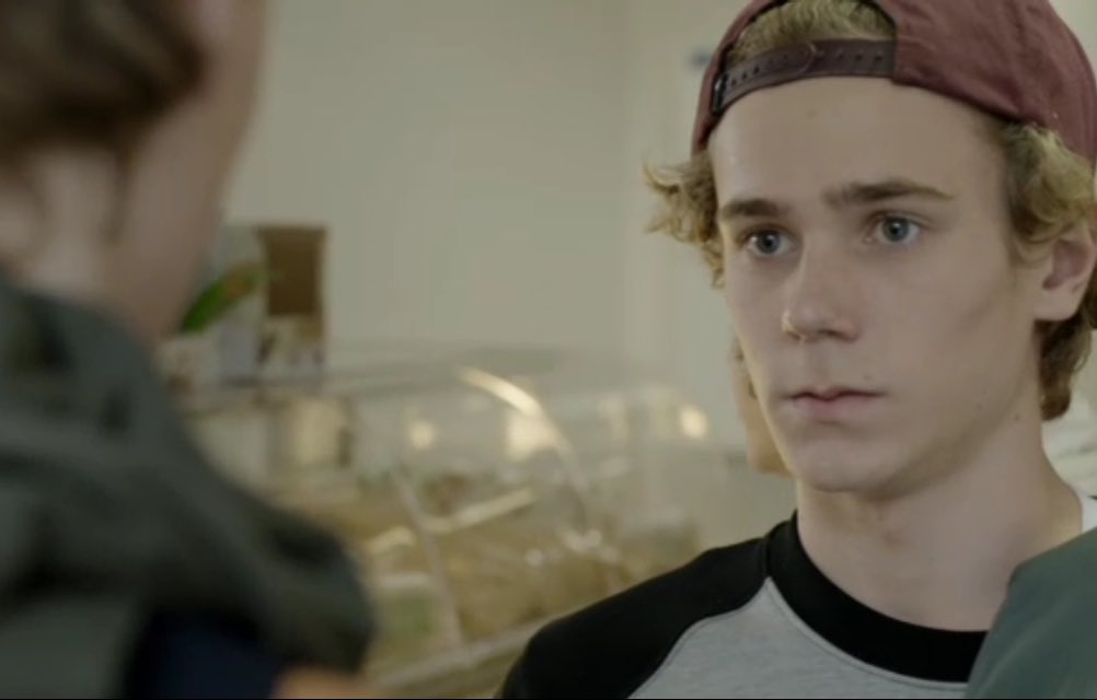 foolskam's tweet image. apart vs together