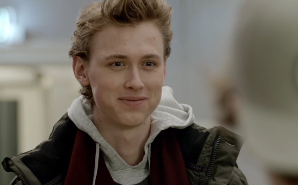 foolskam's tweet image. apart vs together