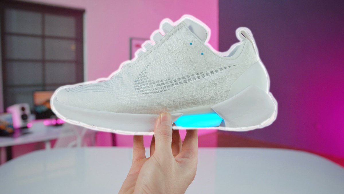 tldtoday's tweet image. aaand live - The $720 Nike HyperAdapt Self-Lacing Sneaker! - RT! youtu.be/XOWvicNAUBE?li…