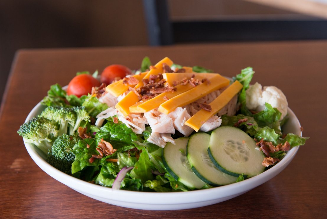 WMSacksSandwich's tweet photo. Cucumbers, lettuce, tomatoes, oh my! https://t.co/SMHO1gPwtG