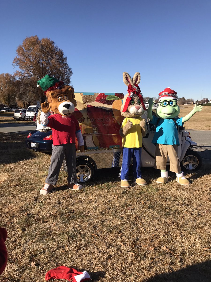 angehensley's tweet photo. @BurkeCoSchools-Child Nutrition Department ready for the parade! https://t.co/CyO9rVYnX5