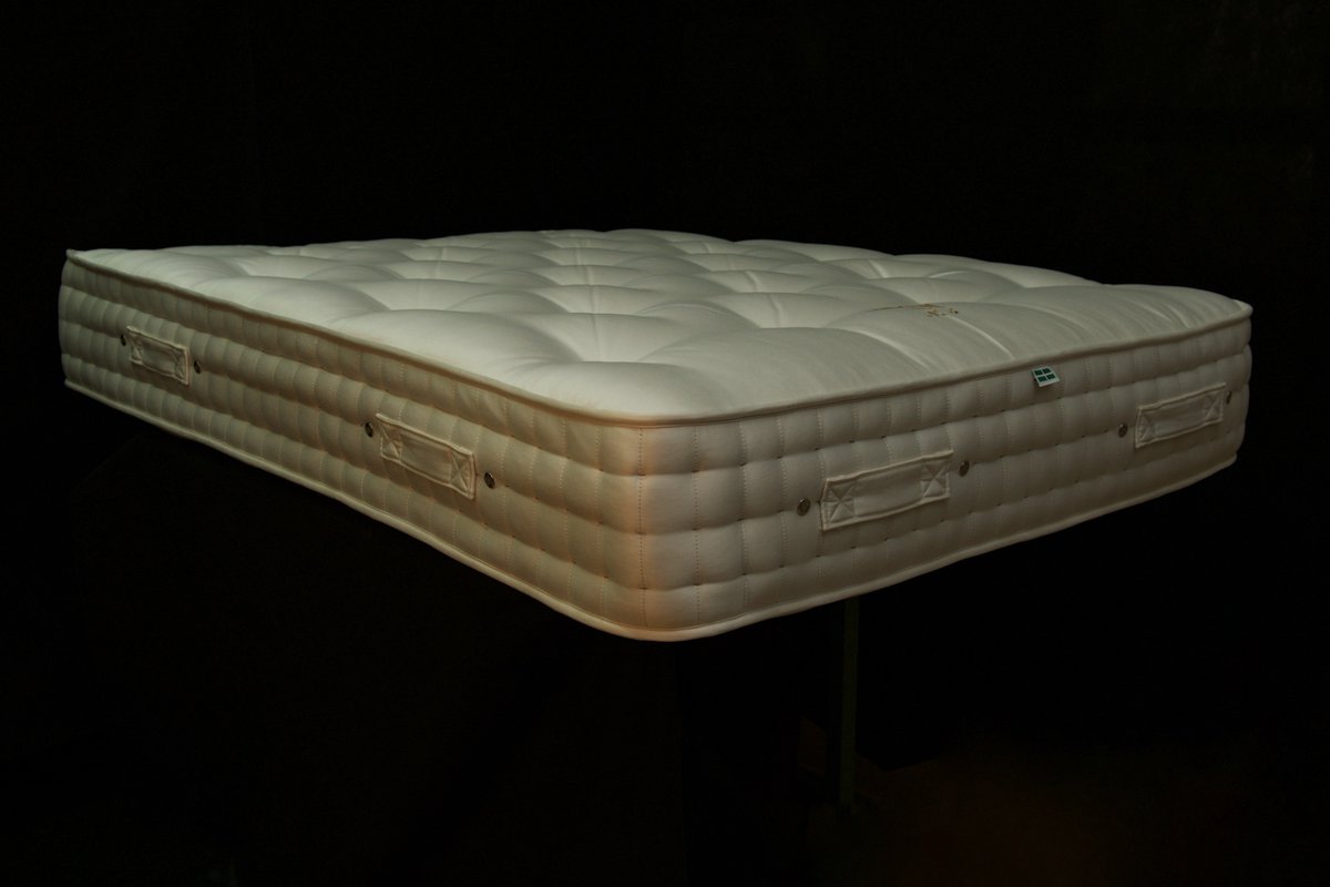 aubrysnaps's tweet photo. Great photo shoot with handcrafted beds made with natural products. #EnchantedHouseBeds #Okehampton #AubrySnaps https://t.co/6l8dvqeNvK https://t.co/4mXM7iFlnn
