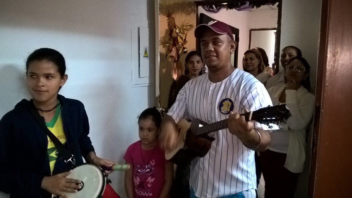 DGRRHHGuarico's tweet photo. Hoy nos visitaron los hermosos niños cantores con sus profesores, gracias... @TN_MGonzalez @jennymo12840 https://t.co/pIQxuxMn8X