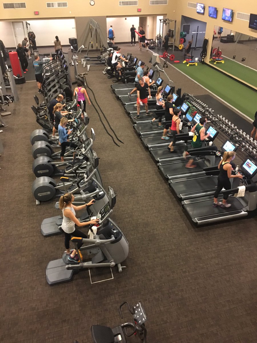 fit40s's tweet photo. Back at one of my favorite #hotel #gyms.
#gym #travel #fit #fitfam #fitness #workout #exercise #healthy #health  #DC https://t.co/AM63wnT33b