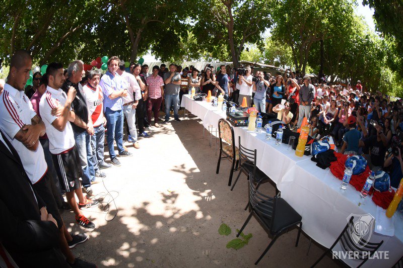 RiverPlate's tweet photo. La @FundacionRiver llegó a San Juan con su programa "Sin Fronteras".

Entrá a: https://t.co/3Pv5ML52Gu  y conocé más. https://t.co/2eMnwMxQpk