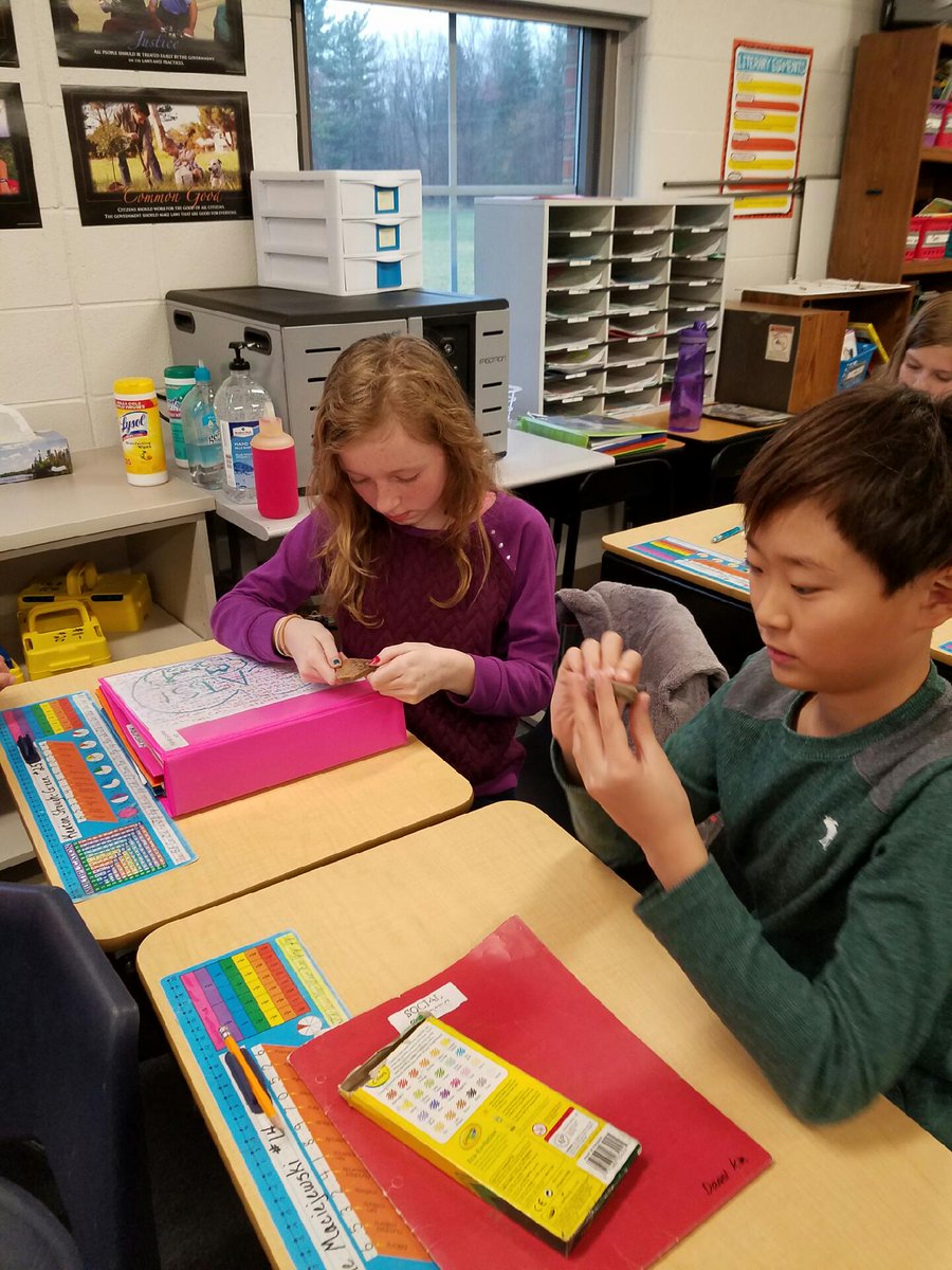 sommersC12's tweet photo. Looking at Mayan artifacts in social studies.
#sayrestrong https://t.co/nt1B6ZA5kJ
