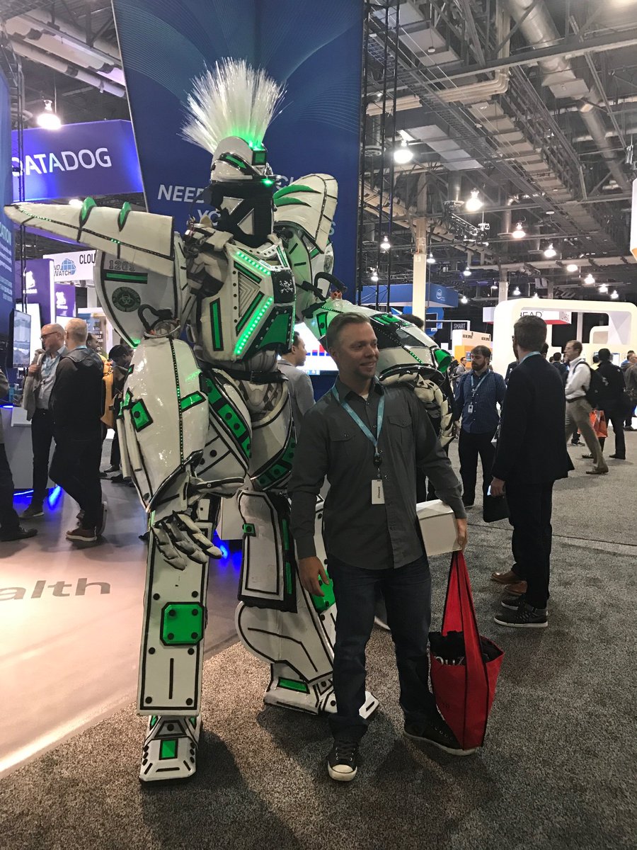 VMW_CloudHealth's tweet photo. .@Werner: meet Chris, another real #AWStransformer at #cloudhealth booth 1218 #CHTransform #reInvent https://t.co/Imi86JBB7p