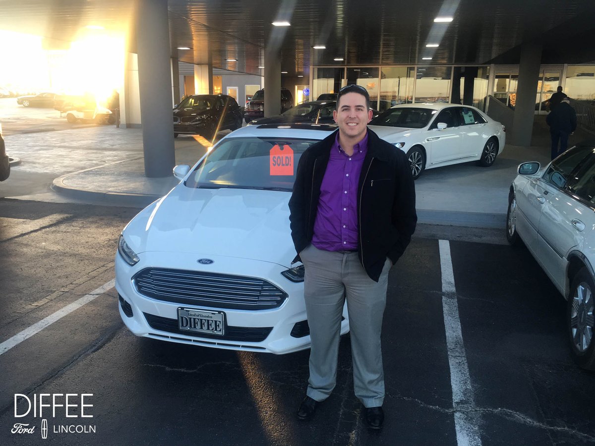 DiffeeFordLinc's tweet photo. Brad drove home in the 2016 #FordFusion that Richard helped him find! Thanks for shopping with us! #MyNewDiffeeFord https://t.co/cMcpGIFUQn