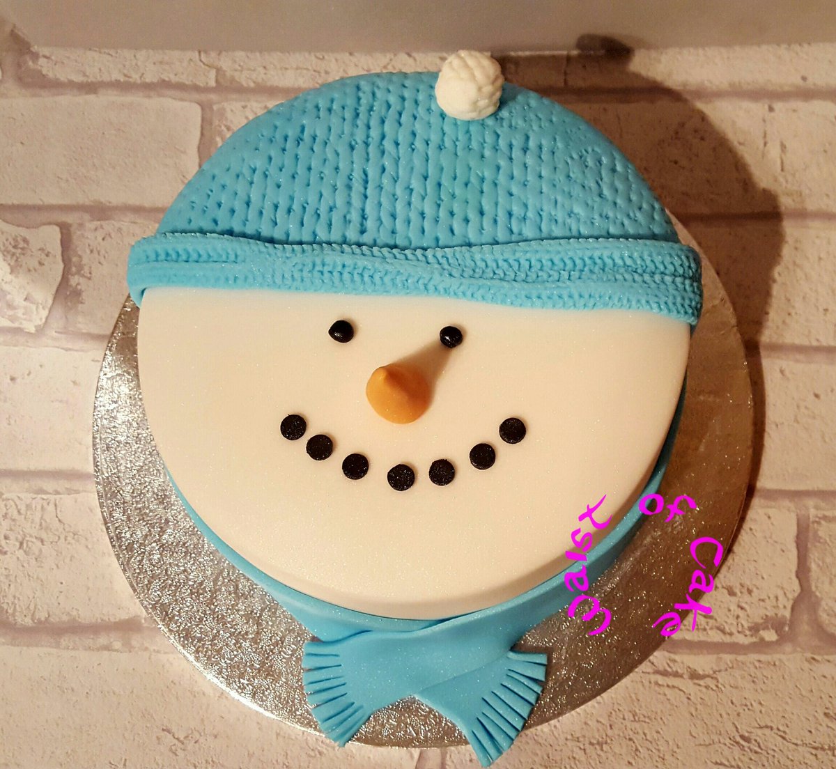 waistofcake's tweet photo. Weigh a cake for youngest school fair. #richfruitcake #brandy #marzipan https://t.co/ucMIKck8oE