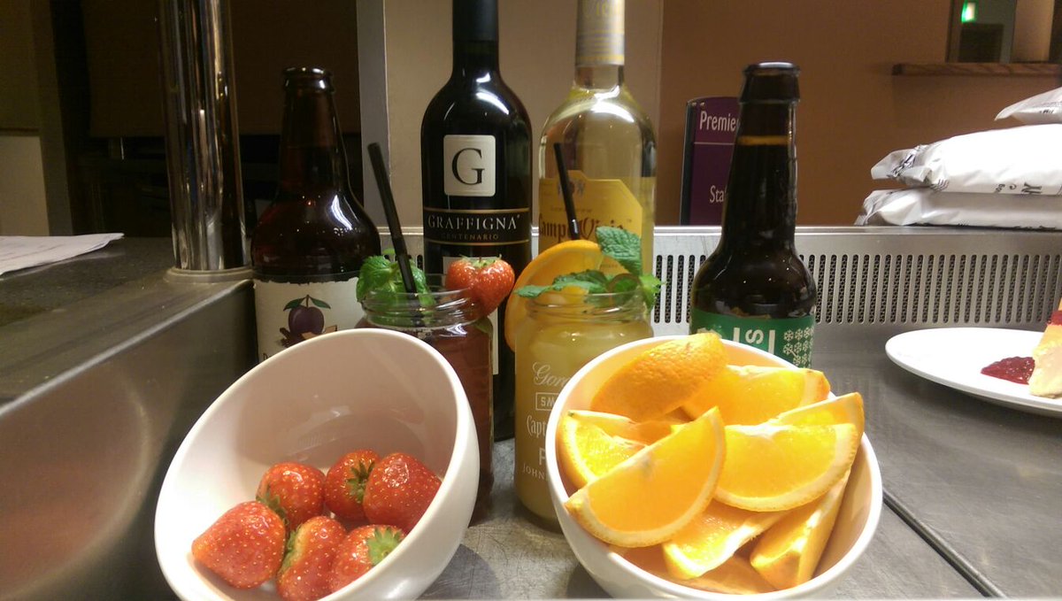 First day of the festive menu, 100pts per week to the most festive dinners sold 👏 <a href="/placemadebyyou/">A Place Made By You</a> <a href="/brunner79/">Alexandra Brunner</a> <a href="/AlexCardella1/">Alessio Cardella</a> @JamesRider_PI