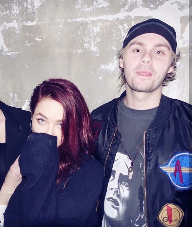 littleanna_01's tweet photo. I ship @Michael5SOS and @crystalleigh 😍 they're so cute
#Mystal ?
#Crike ?
#wewillneverknow https://t.co/z1tH5VDFUM