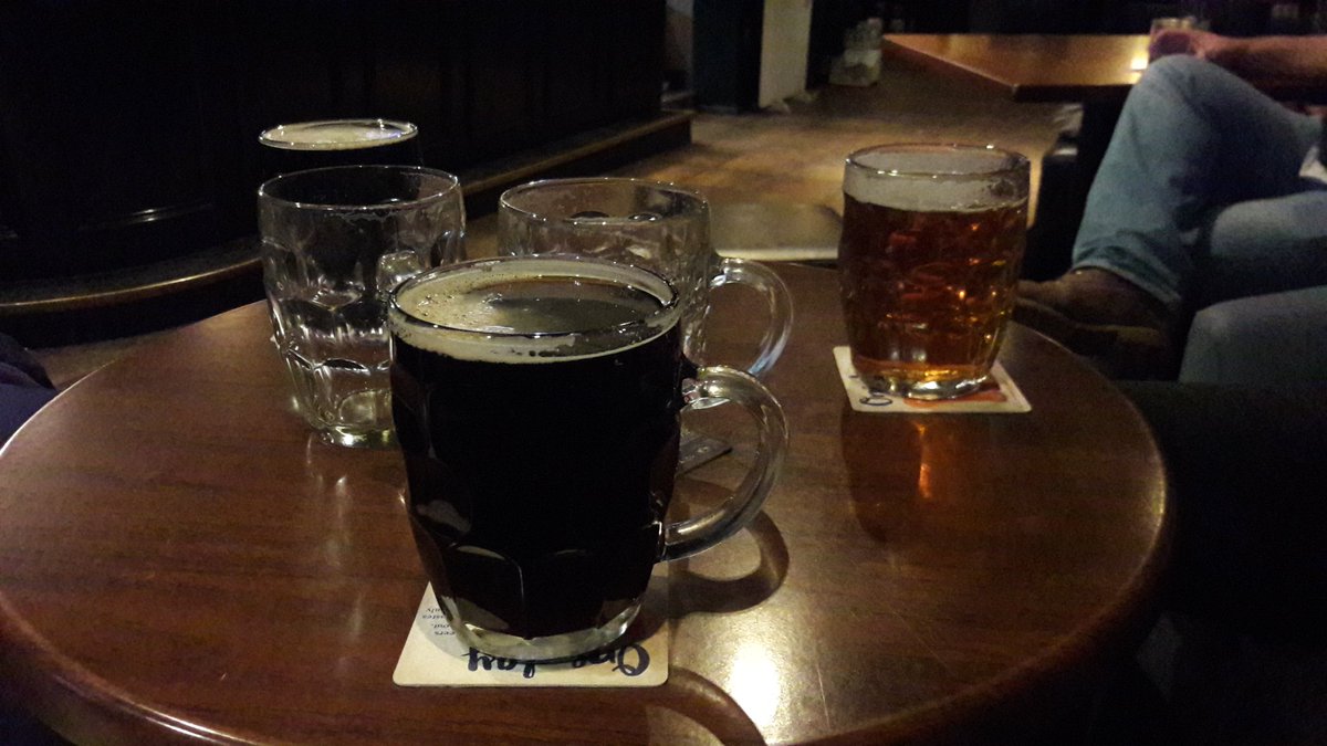 slakmac's tweet photo. #beeroclock #aleoclock @flute and tankard https://t.co/wtY63EIKJt
