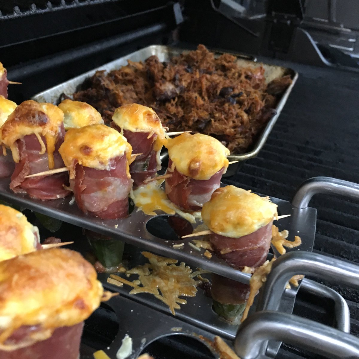 BroilKingEvents's tweet photo. Killer lunch today @broilkingbbq #HomeMadeBurgers #JalapenoPoppers #GreatBarbecues https://t.co/MXBBlLMcBf