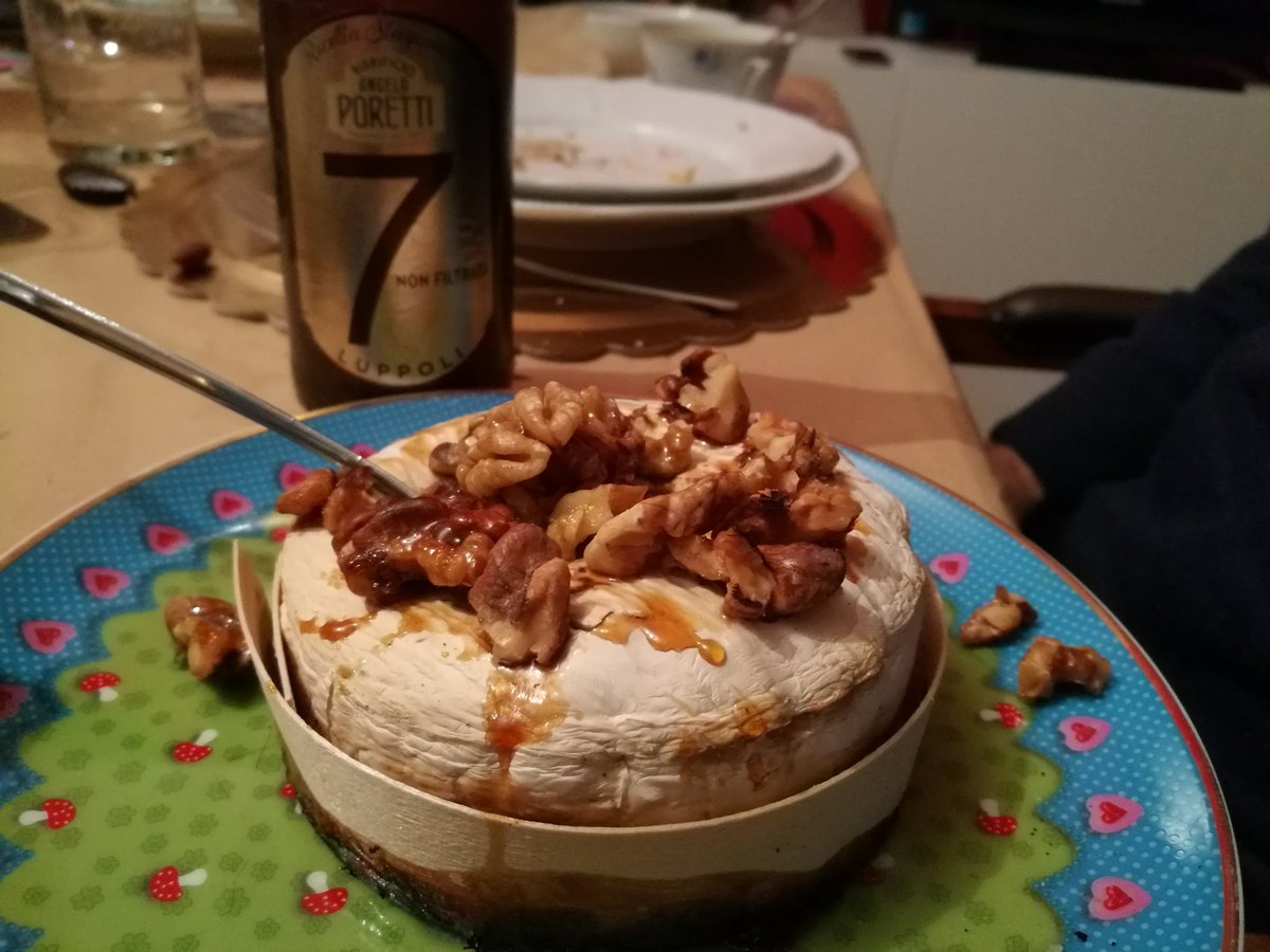 <a href="/CristianoRigon/">Cristiano Rigon</a> <a href="/MissBeeFoods/">Miss Bee</a> <a href="/BirraPoretti/">Birra poretti</a> sembra proprio di si! :)