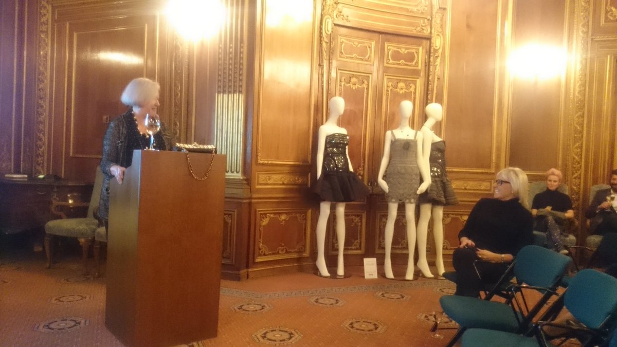 RuthBurstall's tweet photo. A fab evening of networking, fashion and jewellery in beautiful surroundings @luxurylawconf https://t.co/35n8BNN5Hb