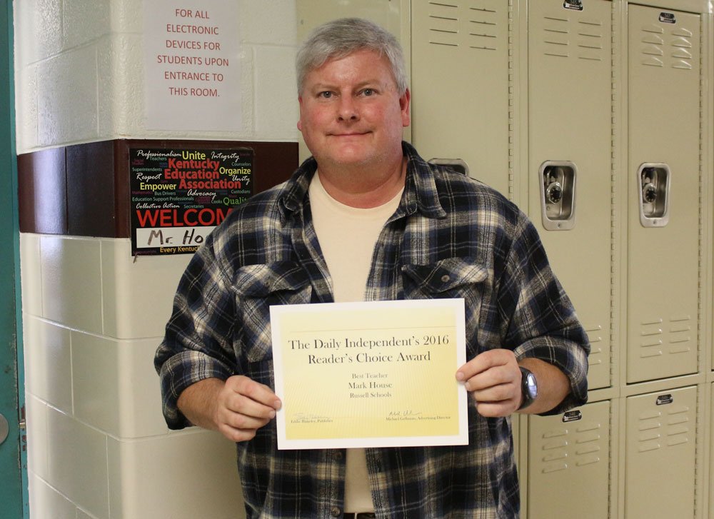RussellHigh's tweet photo. Congrats to Mr. House &amp; our Red Devil Football Team for receiving an ADI Reader's Choice Award! #GoodDayToBeARedDevil https://t.co/bpzw53BSEL