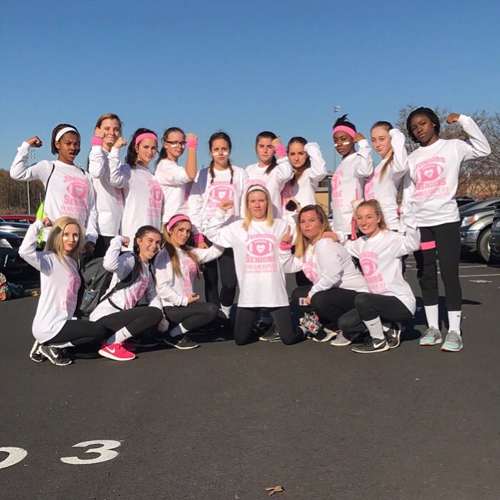 yagurlsurah's tweet photo. 2018 💪🏼💖 #powderpuff2016 https://t.co/4qDXsd5cBc