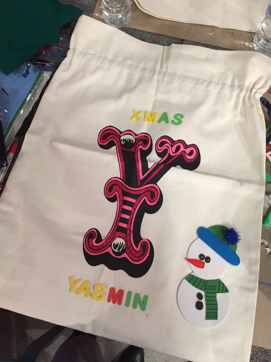 OnIn_London's tweet photo. Craft lovers head down to a @FromPaperchase Xmas workshop for fun, creative crafting & giggles, we had a great time this eve. #projectcraft https://t.co/rXdy1PHklV