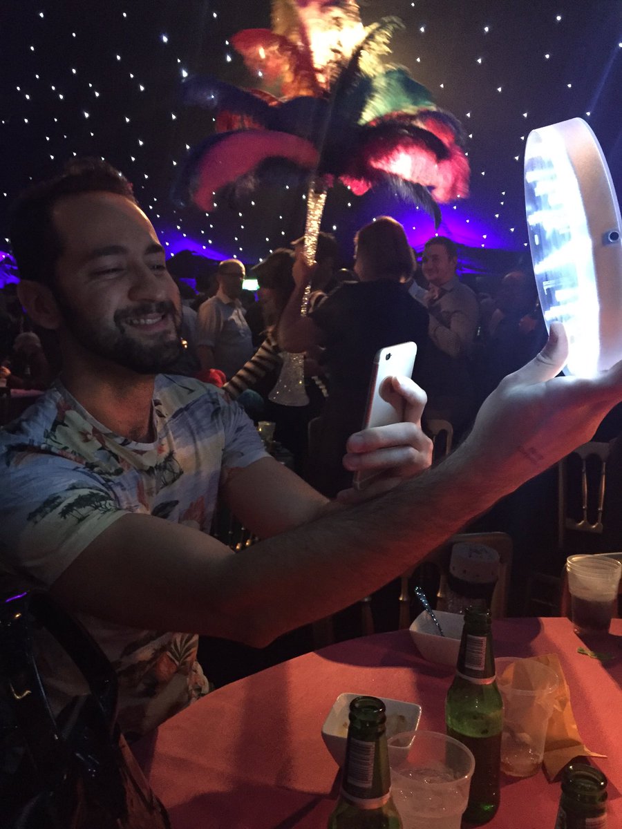 Janeyspoon's tweet photo. Pedro taking the LuMee case idea into his own hands @pedrocaiadoo #lumee #kardashians this is how it's done #selfie https://t.co/lNc26WROg0