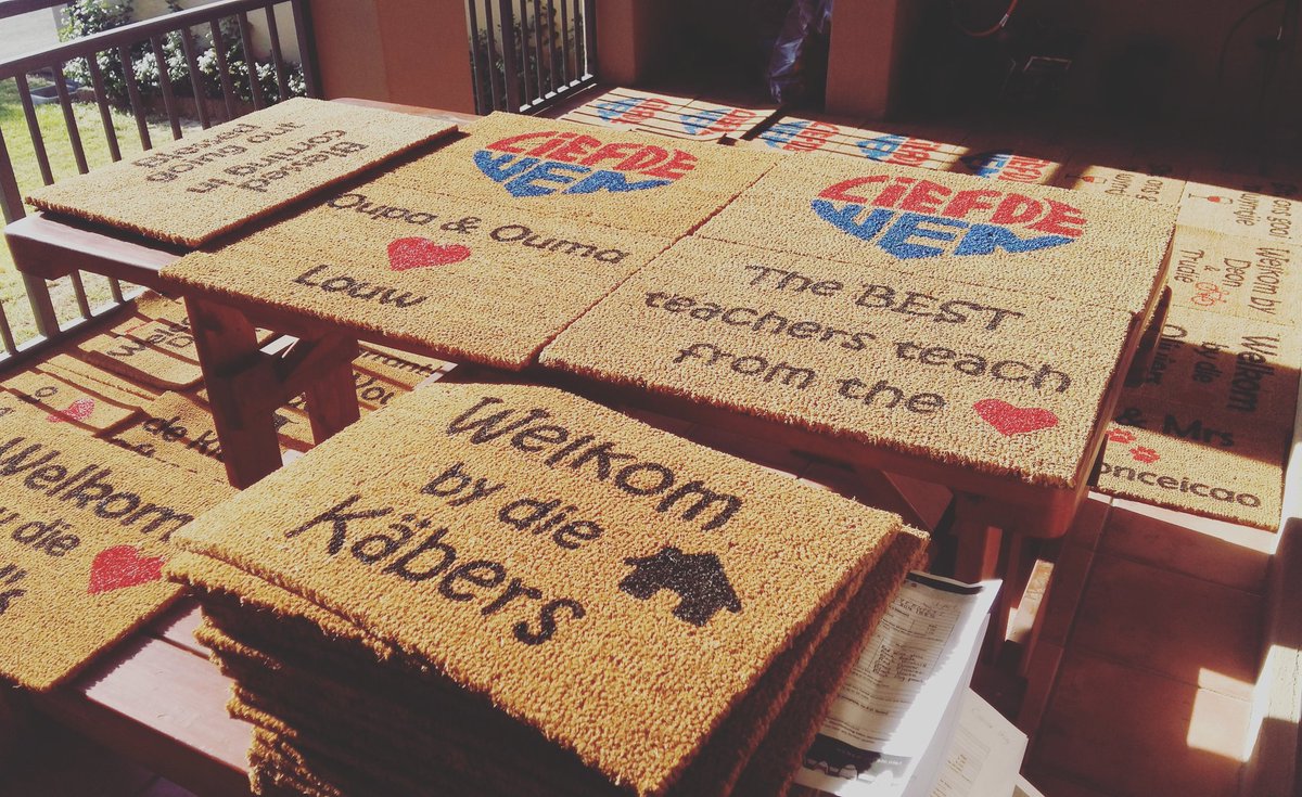 creativedoormat's tweet photo. Make it a December to remember! #busybusybusy #creativedoormats #personalised #homedecor https://t.co/Xq73s5Dt2v
