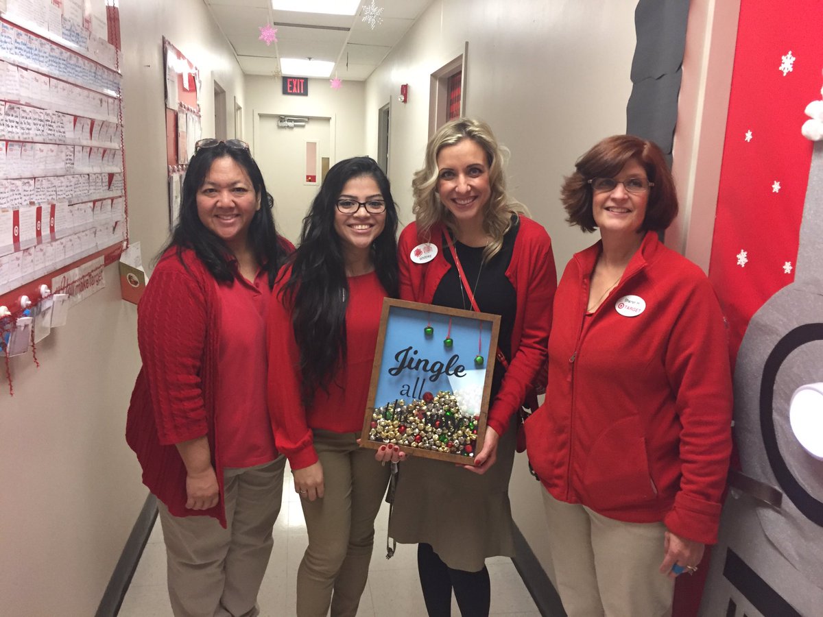 Such thoughtful &amp; crafty ladies! Thank you SO much <a href="/Yeseniaj9/">Yesenia</a> and team for your incredible memory &amp; kind hearts! #WorkSomewhereYou❤️ 🎄🎯🙌🏻