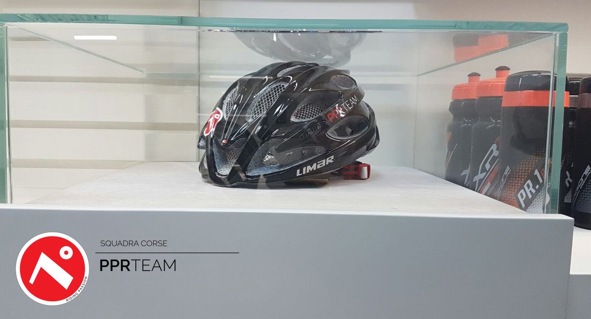PPRTeam's tweet image. I Gioielli della Corona nella #PPRFactory: nuovo servizio di personalizzazione
Caschi @limar_helmets personalizzati per i Re del #Triathlon