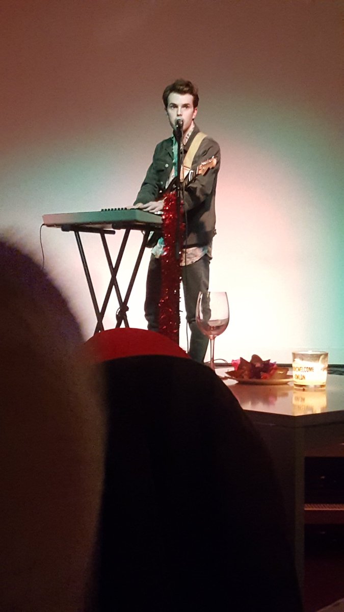 The reason I love <a href="/Scratch_Attic/">Scratch That Hackney</a> events? Experiencing acts like @FftFmusic.. amazing cover... but a brilliant original