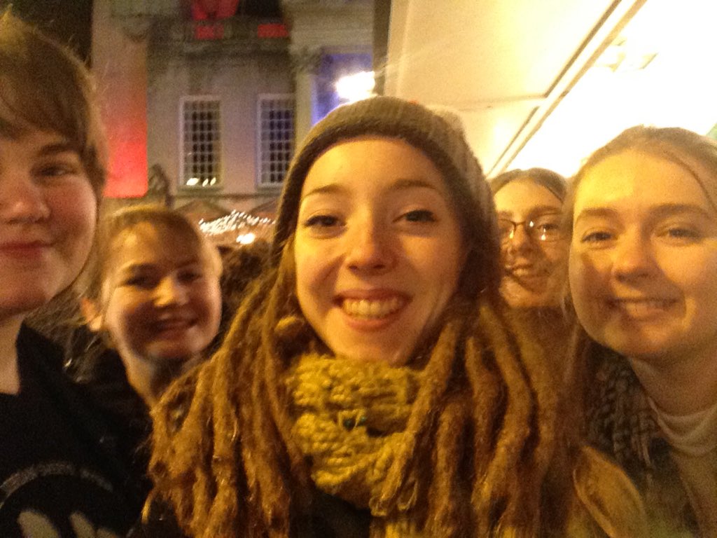 n1nja_g1nger's tweet photo. Had such a great time at the Christmas market!! Thank you everyone!! ☺️ @phoebe_muir13 @bxlf_ @imogenhinchliff https://t.co/ycj6YnWTRp