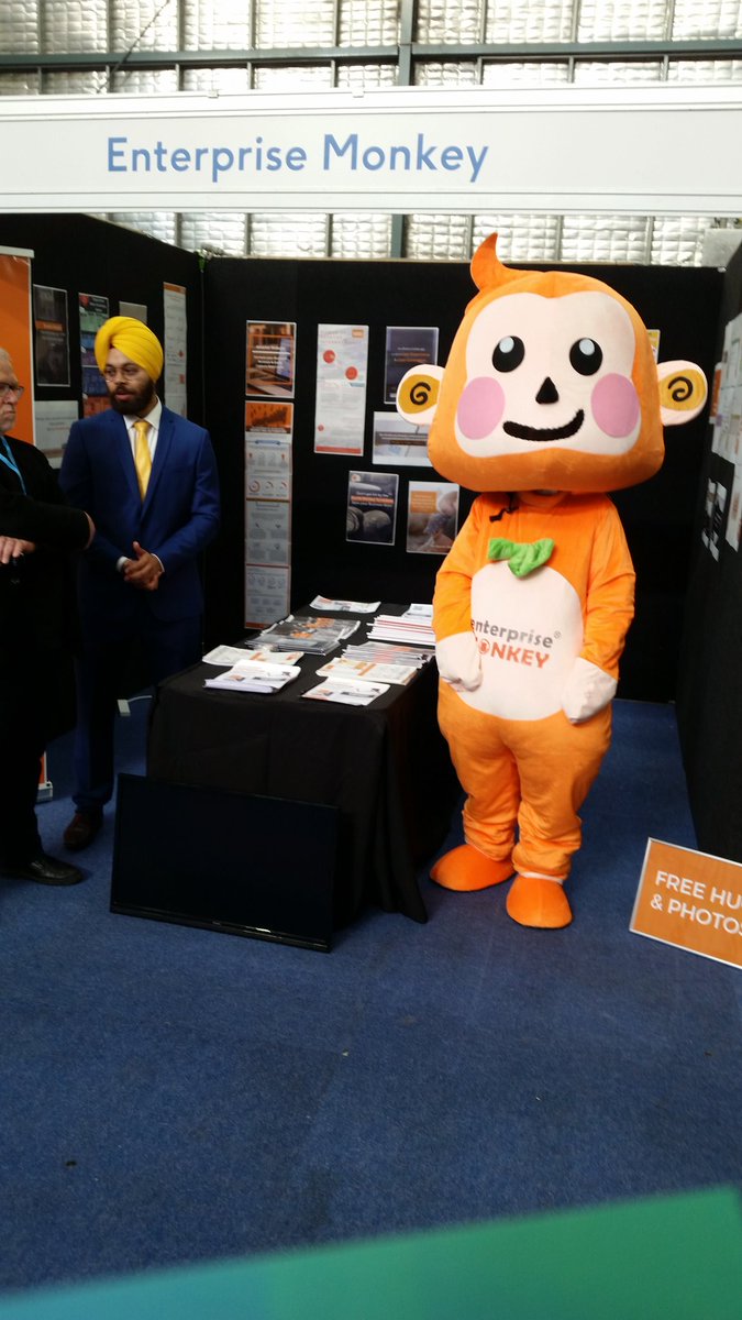 foxhunter32's tweet photo. @#Pivotsummit2016 We're going bananas for enterprise monkey, and so are they! https://t.co/fd1AA255Ko