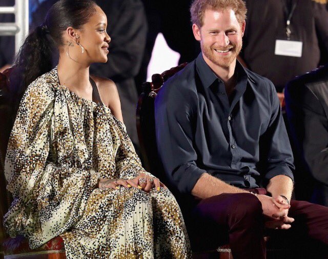 jennyjrose's tweet photo. Well this would be amazing, imagine these two together?! @rihanna #princessriri #runthiscrown https://t.co/6OJAeMQRXM