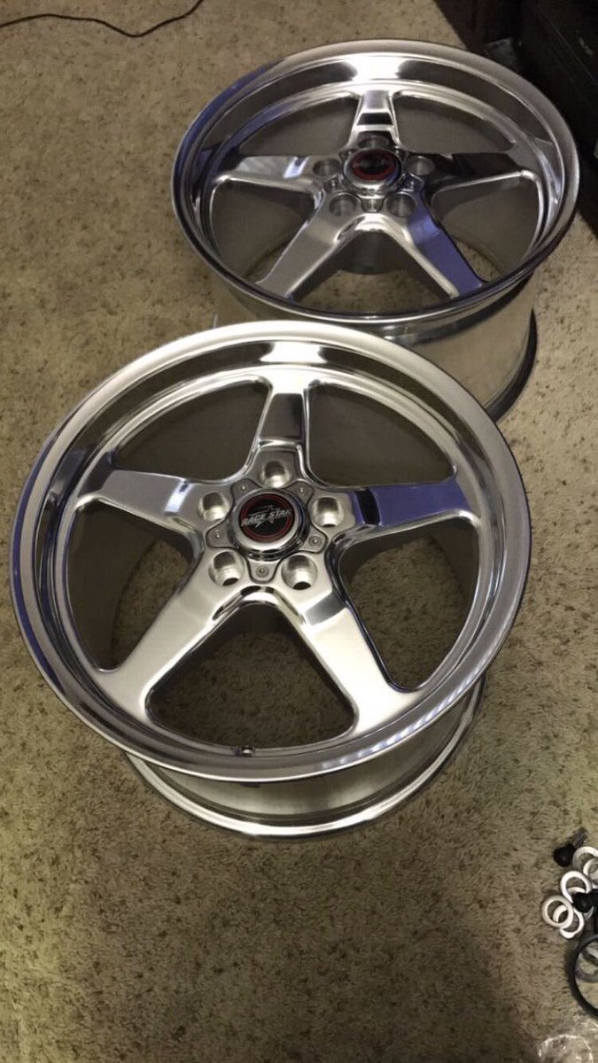 AJ_Ita's tweet photo. Just waiting on the tires 😩 I'm impatient. #17inch #DragRadials https://t.co/2plZEXjZIc