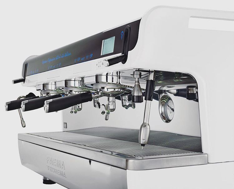 mrespressooak's tweet photo. As @FAEMA_official rep, we are among the first to try their new technologies. #AutoSteamMilk4 is a game changer! https://t.co/0iqTmVXCtT https://t.co/Aiczaj0PTr