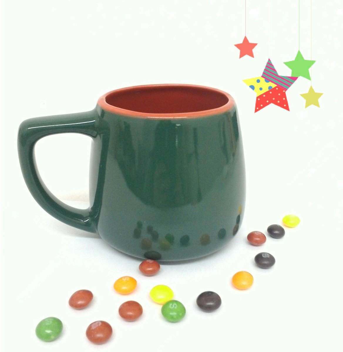 Creative_Source's tweet photo. First day of December, getting ready for the holidays. #firstdayofdecember #mugshot #holidayseason https://t.co/Nfy4Rn51wQ