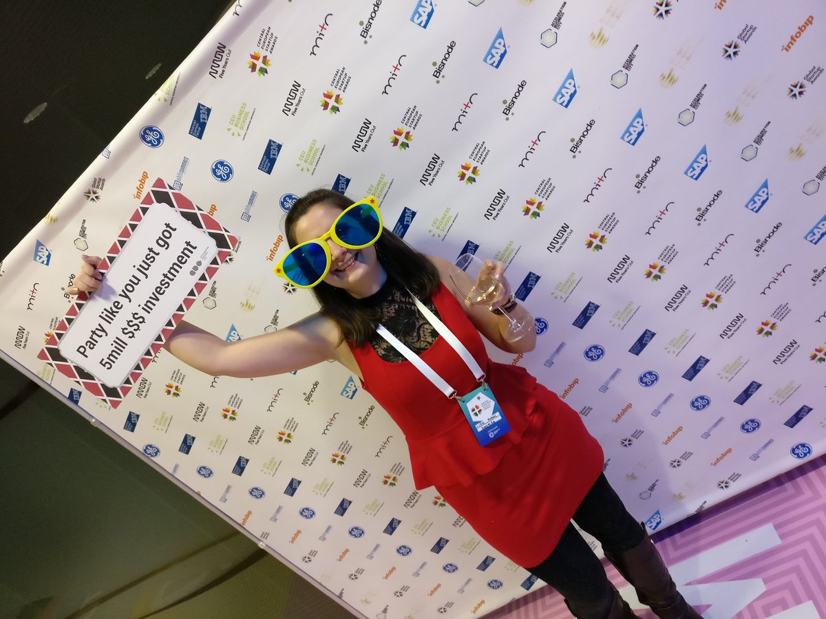 habosvilla's tweet photo. Szlovén diákok, olasz startupperek és ismert magyarok. Válogassátok ki, hogy ki kicsoda 😁 #CESAawards #cesawards2016 https://t.co/LGFsGaudoO