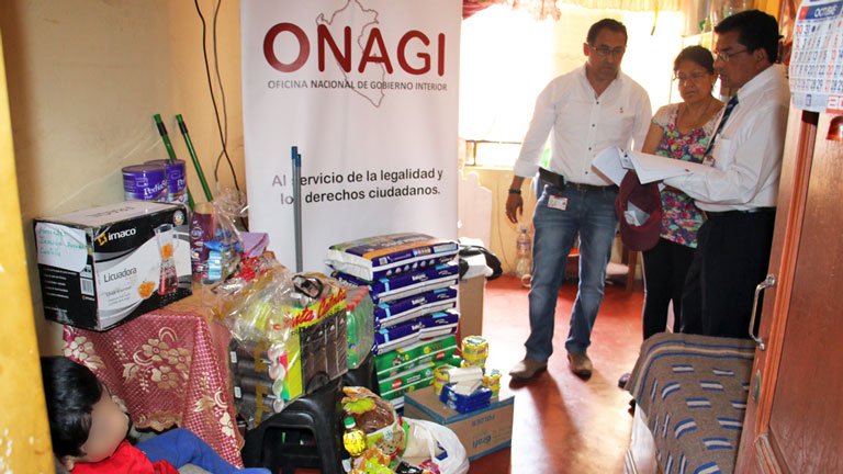prensaonagi's tweet photo. ONAGI entregó víveres y bienes para beneficio Mercedes y su hijo que se encuentra en una silla de ruedas en El Agustino. #ONAGIAyudaSocial https://t.co/V8g0za5mdi