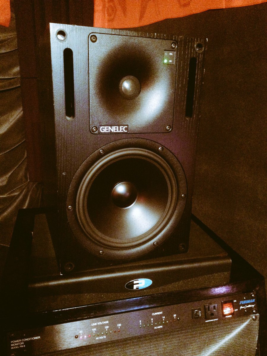 HellStudio666's tweet image. ☠Hell Studio information☠
モニタースピーカーをGenelec 1031Aに変更しました。
メタルのミックス依頼はHell Studioへ💀