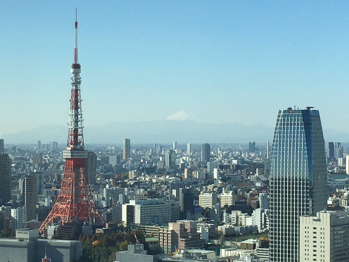 柿ピー研究家 フリーアナウンサー アニメ研究家 中倉リュードー Auf Twitter 富士山 清々しい青空 東京タワーと富士山と青空のコラボ W たまには空を見上げてポーっとするのイイね ただいま日テレ中 収録行ってきまーす ゚ ゚ 富士山 東京タワー いま